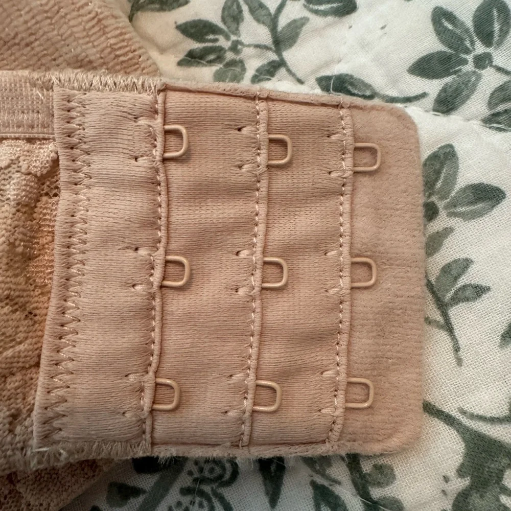 Wacoal Lace Strapless Bra in Beige - Picture 6 of 10